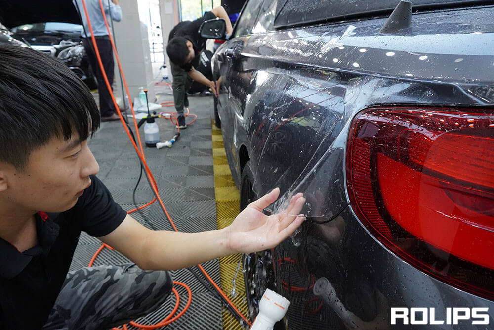 車衣怎么貼？汽車貼車衣詳細(xì)步驟流程教程（6）